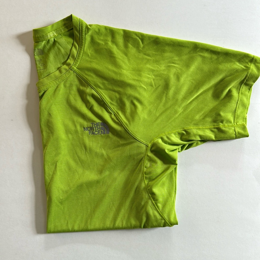 Men’s Northface quick dry tee